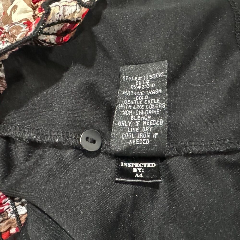 Iz Byer Blouse Sz M Black Multicolor Split Buttoned Neck Short Sleeve with Cami - Picture 8 of 8